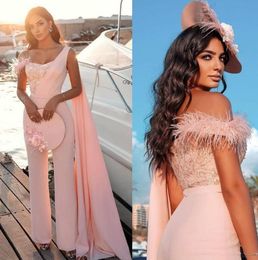 Sexy Jumpsuit Evening Dresses With Pants Suit Feathers Pink Prom Gown With Cape 2022 One Shoulder Sequins Warp Formal Party Elegant Robes De Soiree Abendkleider