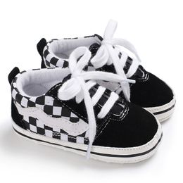 Newborn Baby Walking Shoes Plaid Boy And Girls Casual Sneakers Soft Sole Non-Slip Infant Shoes First Walkers 0-18 Months