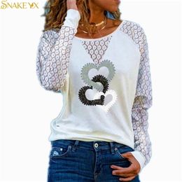 SNAKE YX Women's Lace Sleeve Long Sleeve Heart Print Loose Large Size T-shirt Fashion Top 220408