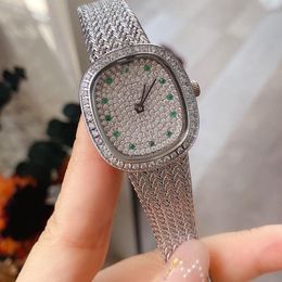 Business-Damen-Modeuhr, Quarzwerk, silbernes Armband, Diamant-Zifferblatt, einzigartige Uhren im Vintage-Stil, Geschenk für Frauen, 29,6 26,6 mm, Montre de Luxe