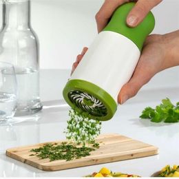 Parsley Spice Mincer Stainless Steel Manual Herb Mill Vegetable Grinder Chopper Condiment Container Shaker Mills Kitchen Tools 220727