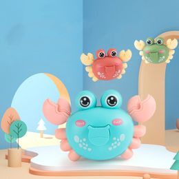 Rolig babypress Crawling Crab Pull Back Toys Cute Classic Clockwork Plastic Crawl Crab Wind Up Game Bathing Toys for Child