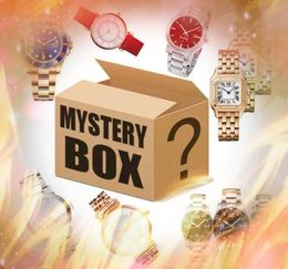 Luxury Favour Gifts Men Women Watches Lucky Boxes One Random Blind Box Ladies Leather Belt Outdoor Chronograph Quartz Battery Moonwatch