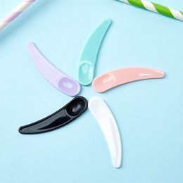 Wholesale Disposable Mini Cosmetic Spatula Facial Cream Mask Spoon Small Makeup Scoops for Mixing and Sampling (Multi-color) KD1