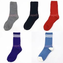 Herren Socken Skateboard Modemann Buchstabe gedruckte Socken Hip Hop Sports Socken kostenlose Größe 3 Farben