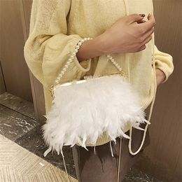 White Feather Handbag Womens Evening Clutch Exquisite Pearl Chain Wedding Bridal Shoulder Bag Party Banquet Tote ZD1542 220630