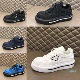 Triple Shoes Triple-S Sneaker luxury designer Dark Green 3 Generation Of Leisure Daddy