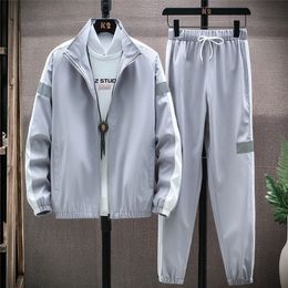 Men's Tracksuits Men Tracksuit Two Piece Set Brand Men's Sets Sportswear Spring Autumn JacketPants Casual Sports Suit Men Clothing Hip Hop 220826