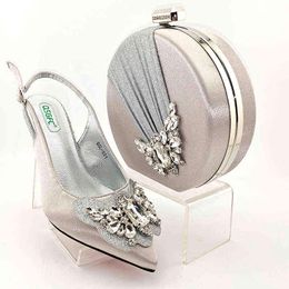 Dress Shoes Italian Design Silver Colour Nigerian Fashion Butterfly Kont Style Elegant Women and Bag Set Decorated with Rhinestone 220722