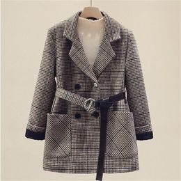2020 New Autumn Winter Women s Jacket Plaid Wool Blends Coat Vintage Double breasted Woolen Coat With Belt Outerwear Ladies LJ201106