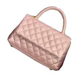 Womens Classic Flap Caviar Calfskin Leather Medium Bags Pink Beige White Black Large Capacity Outdoor Sacoche Multi Pochette Designer Handbags 24CM
