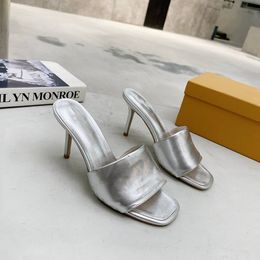 Sandali da donna di design di alta qualità Scarpe Tacchi Louiseity Pantofole con piattaforma Viutonity in pelle di lusso di moda gfsdf