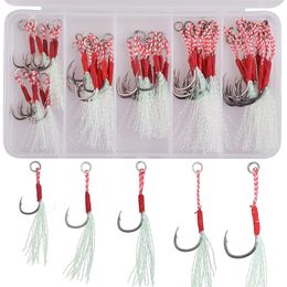 50Pcs assist hooks for slow jigging Metal Jig Barbed Hook Tying Up Fishhook With Teaser Feather Saltwater fishing hook set 220812