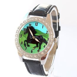 Wristwatches Luxury Leather Women Men Boy Girls Dress Watches Wristwatch Fashion Black Horse Ladies Bracelet Female Round Clock Quartz Watch