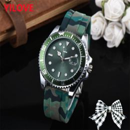 TOP Fashion Luxury Women Men Watch 40mm Trend Designer Rubber Strap Clock High Quality Japan Quartz Battery Business Waterproof Sports Style Wristwatches