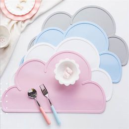 1pc Food Grade Cloud Shape Placemat Waterproof Heat Insulation Silicone Table Pad Mat Gadget Easy Clean Non Slip 220627