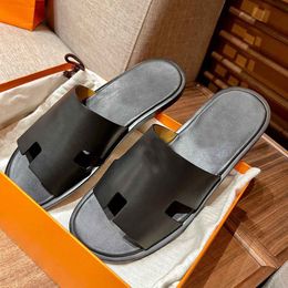 Verano Hombres Izmir Sandalias Zapatos Piel de becerro Toboganes de playa Zapatillas de cuero Pisos Diseñador de lujo Caballero Chanclas Sandalias al aire libre EU38-46