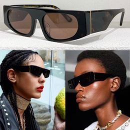 Popular mens and womens well known brand sunglasses D6610 unique frame shape design highlights fashion sense party catwalk vacation with original box