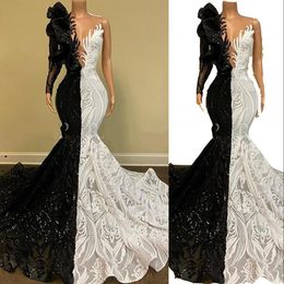 Sparkly Black White Sexy Mermaid Dresses V Neck Illusion Sequined Lace One Shoulder Long Sleeve Sequins Formal Party Dress Plus Size Evening Gowns