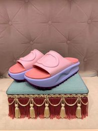 Classic thick bottom ladies slippers foam soft, comfortable, high profile, hollow letter design, send box bags. Colour matching design