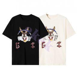 Design Fashion Luxury Mens T Shirt Cartoon Rabbit Earphone Print Round Neck Short Sleeve Summer Loose T-shirt Top Black Apricot