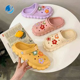 Slippers Mo Dou New Spring Autumn Womam Slippers Lady Flower Cute Cartoon Shoes Charms Waterproof Indoor Outdoor Flat Sandals Wade 220428