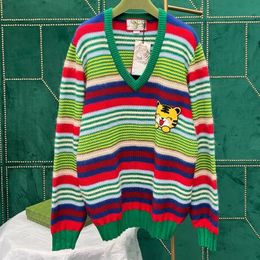 G Fawn Gussie Guuui Guxci 2023 고품질 자수 줄무늬 스웨터 여성 봄과 가을 색깔의 뷰티 니트 레이스 크로 셰 뜨개질