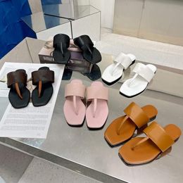 Women Designer Slide Leather Sandal Square Head Sandals Flat Flip Flops Leather Sandals Black White Summer Fashion Wide Flat Slipper Top Quality With Box NO373