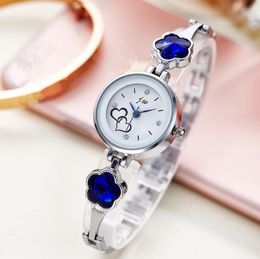 Fashion Wristwatches Bracelet Women Crystal Flower Design Classic Stainless Steel Analogue Quartz Wrist Watch Luxury Heart Lover Diamond Watches