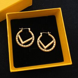 Designer Stud Earrings Women Letter Ear Cuff Circle Hoop Earring Classic Fashion Stylish Accesoories gift