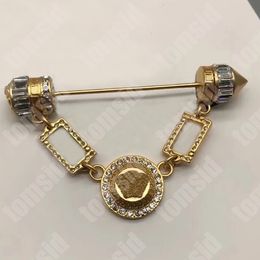Fashion Designer Brooch For Women Luxury Gold Jewelry Dress Accessory Womens Joint Brooches Brand Classic Figure Crystal Breastpin