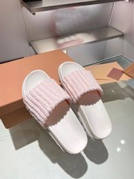 Mode hohe Qualität neue Zuhause Damen Hausschuhe Luxus Gummi rutschfeste Sohle Sandale Leder Designer Herbst Sondergröße 35-41