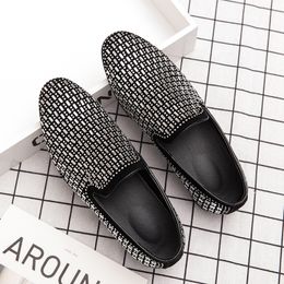 2022 New Brand Men Loafers Shoes Metal Sequins High Quality Casual Men Breathable Lightweight Shoes Club Shoes Elegantes Fashion