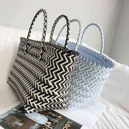 Handmade Straw Bag Women Large Capacity Straw Woven Handbags Wicker Woven Striped Beach Bag Summer Straw's Basket Totes New 220509