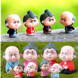 Keychains Mini Cute Figurines Miniature Elderly Couple Resin Fairy Garden Grandparents