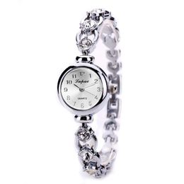 Wristwatches Clock Watches Luxury Designer Green Lady's Quartz Watch Pearl Alloy Bracelet MontreWristwatches