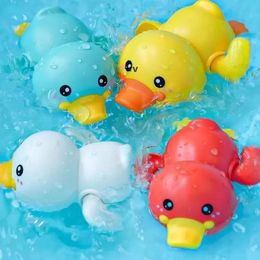 New Summer Baby Bath Toys Shower Baby Clockwork Swimming Children Play Water Cute Little Duck Bathing Bathtub Toy For Kid Gifts BBB15322