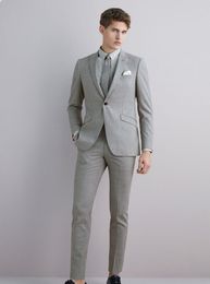 Brand New Light Grey Groom Tuxedos Peak Lapel Side Vent Men Wedding Dress ExcellentJacket Blazer Men Dinner/Darty Suit Jacket Pants Tie 1136