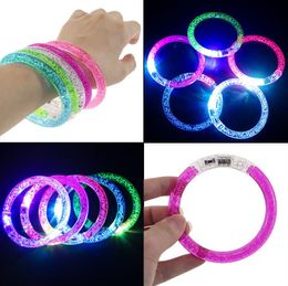 LED Flash Blink Glow Cambiamento di colore Luce Acrilico Giocattoli per bambini Lampada Anello luminoso a mano Festa Fluorescenza Club Stage Bracciale Bangle Natale