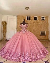 ピンクオフショルダーボールガウンQuinceaneraドレスレースアップスウィートパーティードレスアップリケVestido de Anos