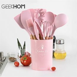 Chef Kitchen Silicone Cooking Utensils Set Non-stick Spatula Shovel Wooden Handle Cooking Tools Set Storage Box Kitchen Tools 201022