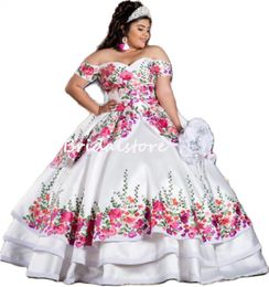 White Mexican Style Quinceanera Dresses Charro Off The Shoulders Plus Size Prom Dress 2022 Luxury Embroidery Vestidos De 15 Años Lace Up Sweet 15 Birthday Party Wear