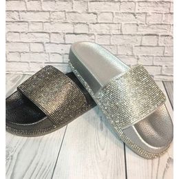 Flip Flops Fashion Women Slipper Female Crystal Flat Summer Shoes Thick Bottom Bling Beach Slides Y200628 GAI GAI GAI