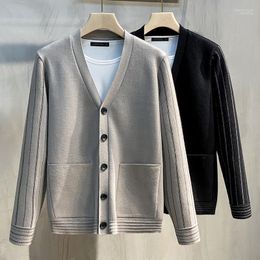 Men's Sweaters 2022 Fall Winter Fashion V-Neck Jacket Men Button Knit Cardigan Korean Version Trend Outer Wear O155