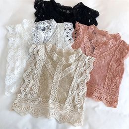 Summer Lace Hollow Out Crop Tops Women Fashion Short Lacework Pullover Tank Vest Ladies Slim Elegant Outside 220318