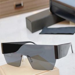 Popular Mens and Womens Sunglasses D2233 Goggles Design Large Logo Printed on the Outside of the Temples Favoured by Fashionistas Party Vacation Belt Original Box