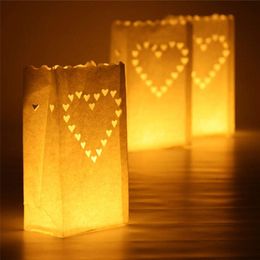 20 pcslot Heart Shaped Tea Light Holder Luminaria Paper Lantern Candle Bag For Christmas Party Outdoor Wedding Decoration 220527