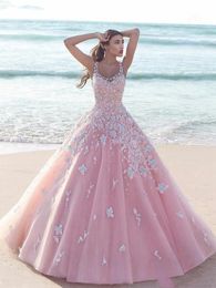Pink Luxurious Quinceanera Dresses V Neck Spaghetti Straps Beaded Appliques Sleeveless Lace Ball Gown Prom Dresses 3D Flower Princess Evening Dress Vestidos De
