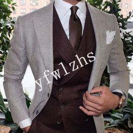 Wedding Tuxedos Two Buttons Men Suits Groomsmen Notch Lapel Groom Tuxedos Wedding/Prom Man Blazer Jacket Pants Vest Tie W935