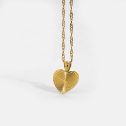 Pendant Necklaces Gold Plating Stainless Steel Neckalce For Women Retro Inspired Eternal Love Heart Choker Necklace Gifts GirlfriendPendant